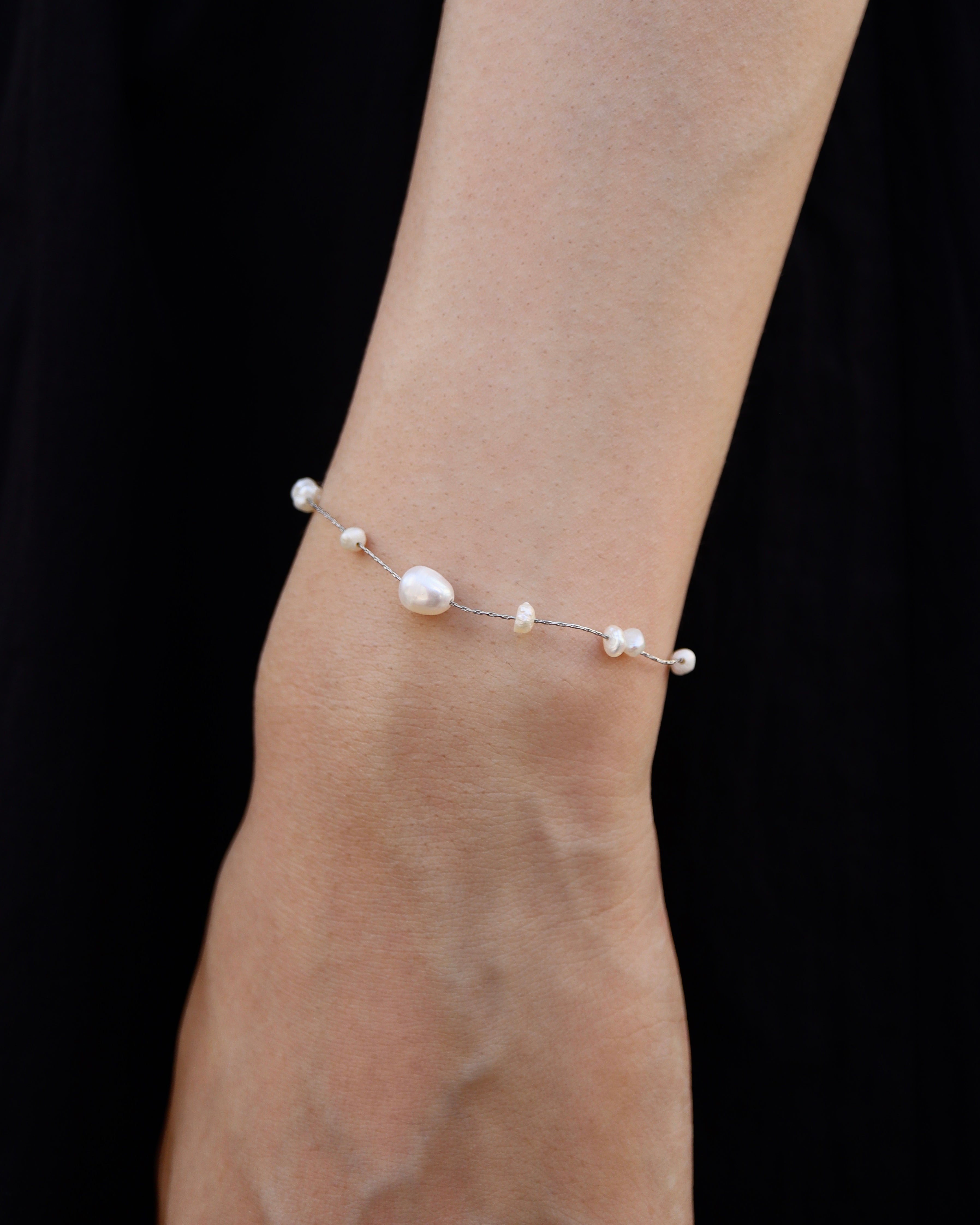 sprinkle pearl bracelet