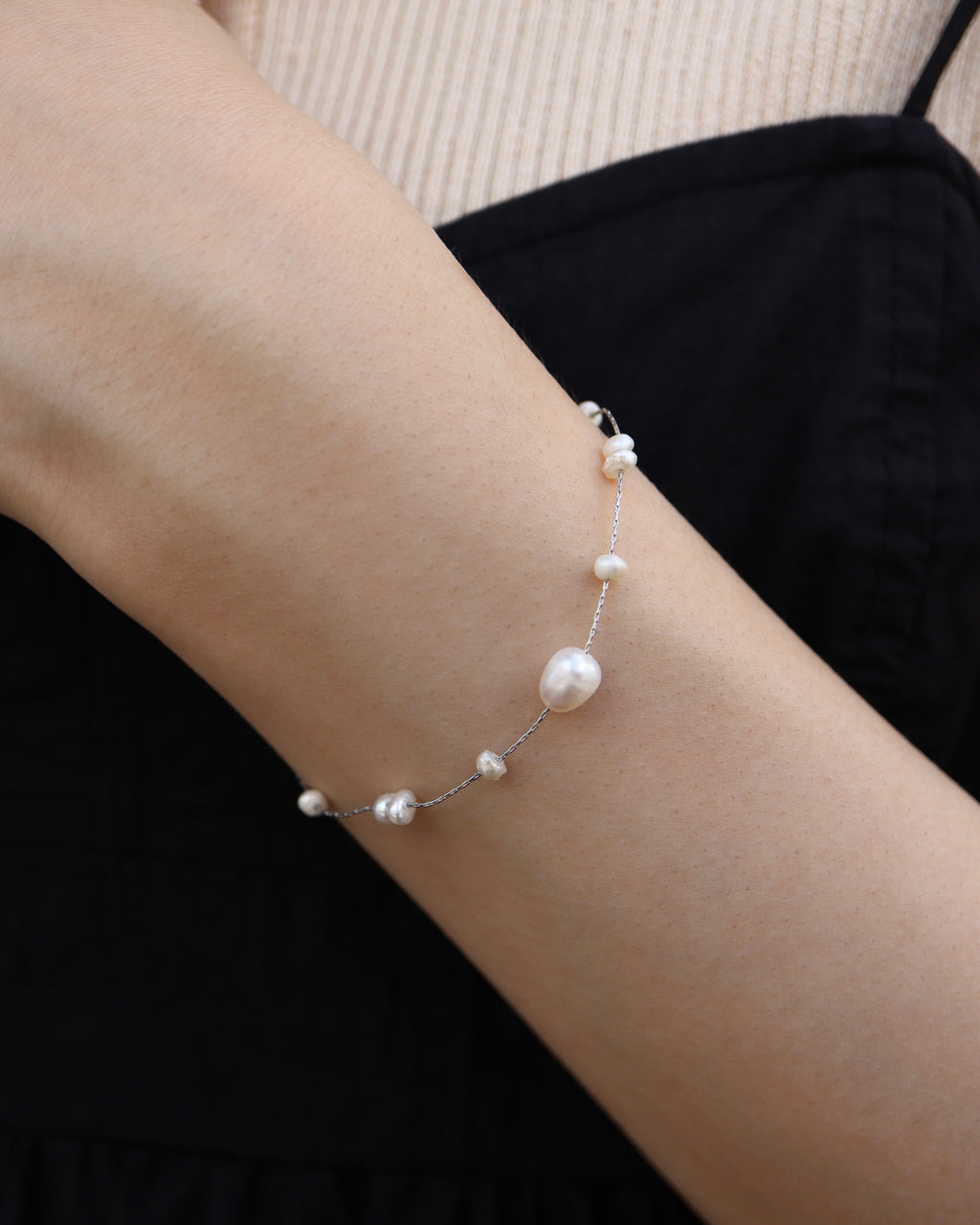 sprinkle pearl bracelet