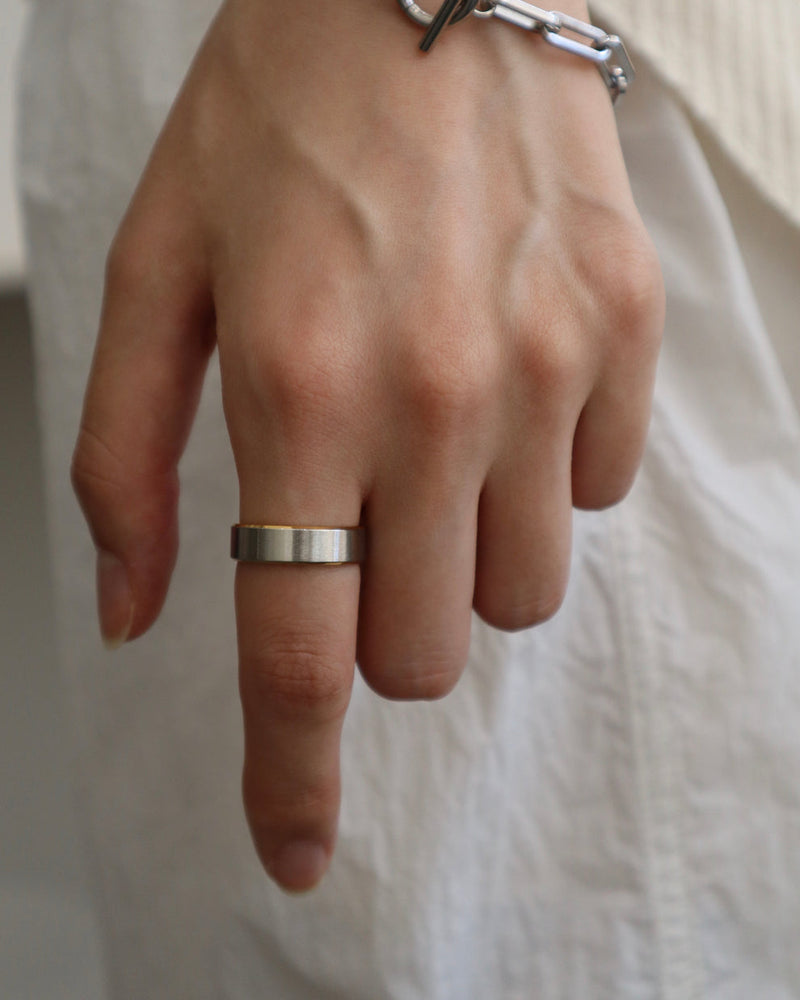 gold outline ring