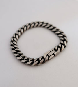 knitting thick bracelet