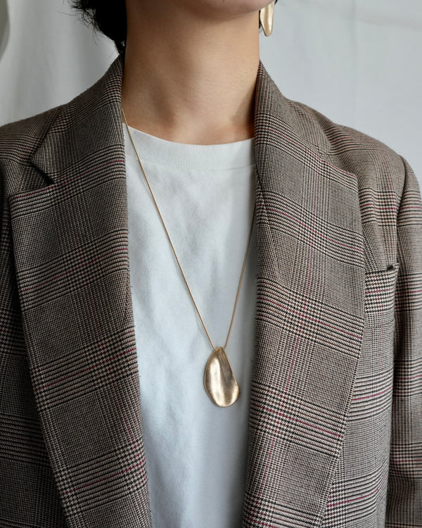 limp plate necklace