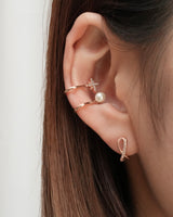 star × pearl ear cuff