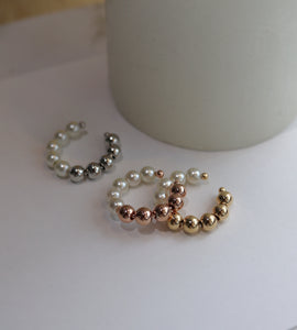 pearl & ball earcuff