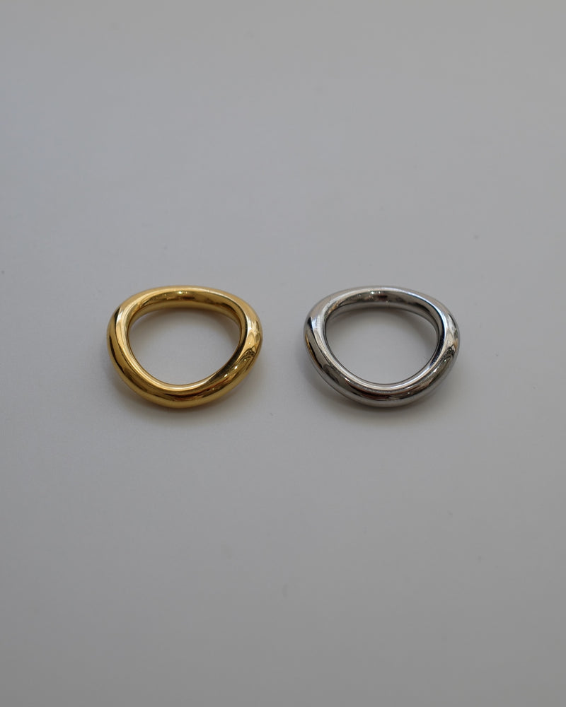 loose curved ring