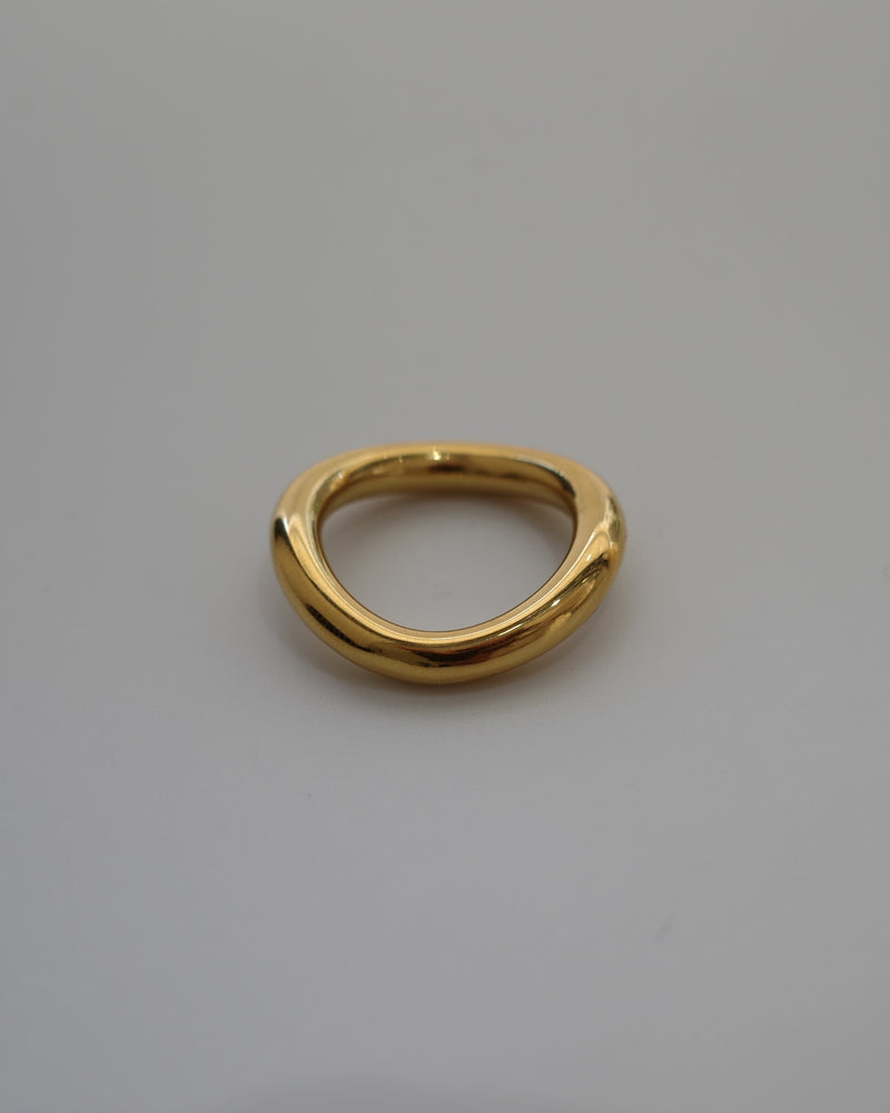 loose curved ring