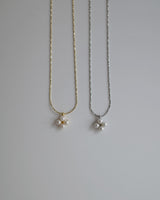 pearl clover necklace
