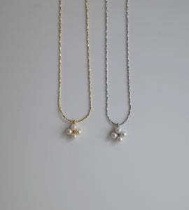 pearl clover necklace