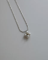 pearl clover necklace