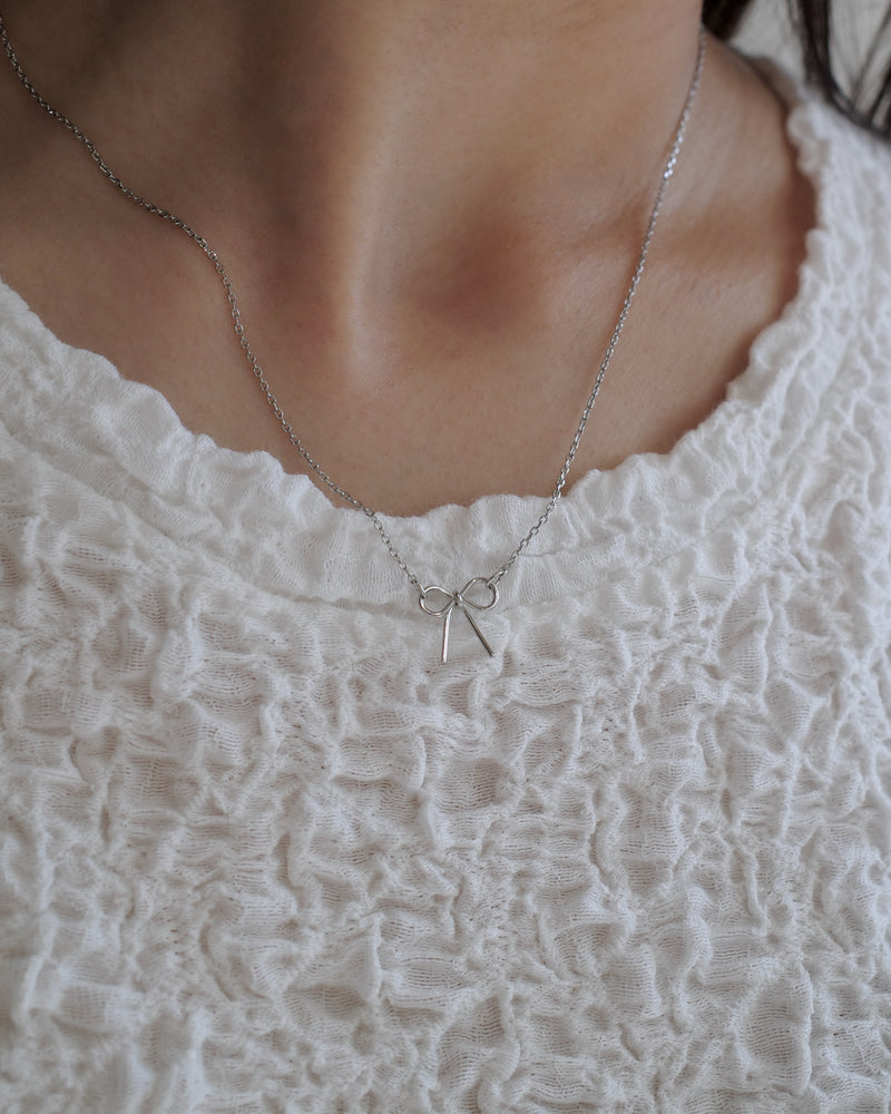 simple ribbon necklacce