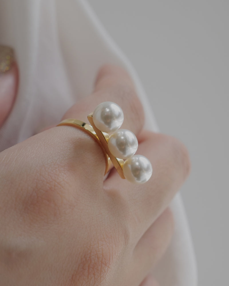 triple pearl rod ring