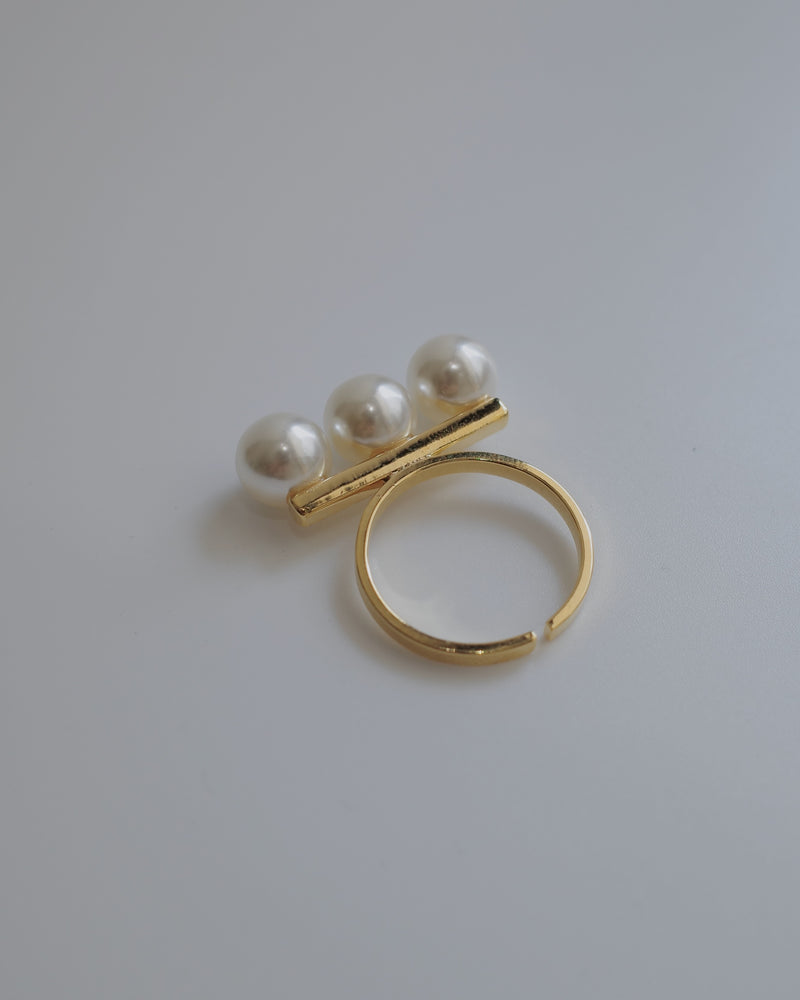 triple pearl rod ring