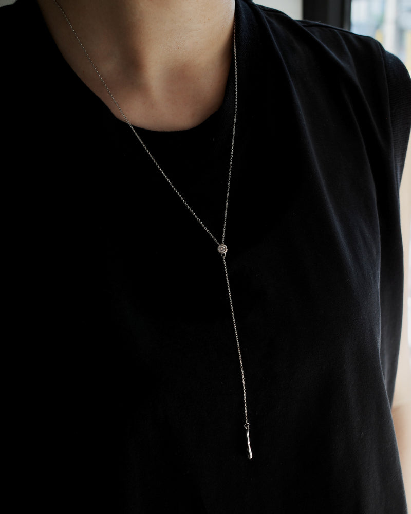 one zir Y long necklace