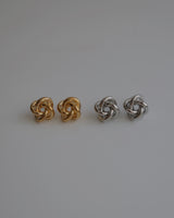 knot pierce