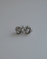 knot pierce