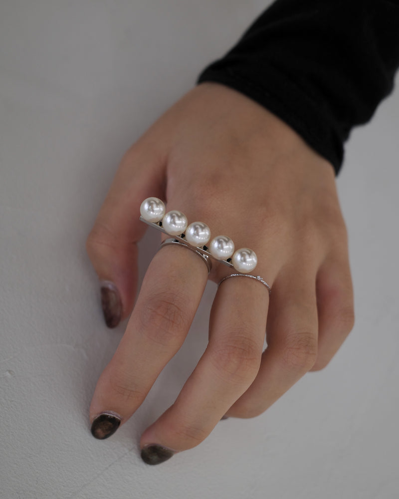 cinq pearl rod ring