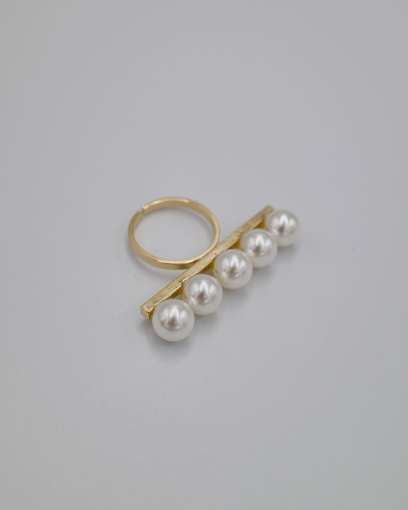 cinq pearl rod ring