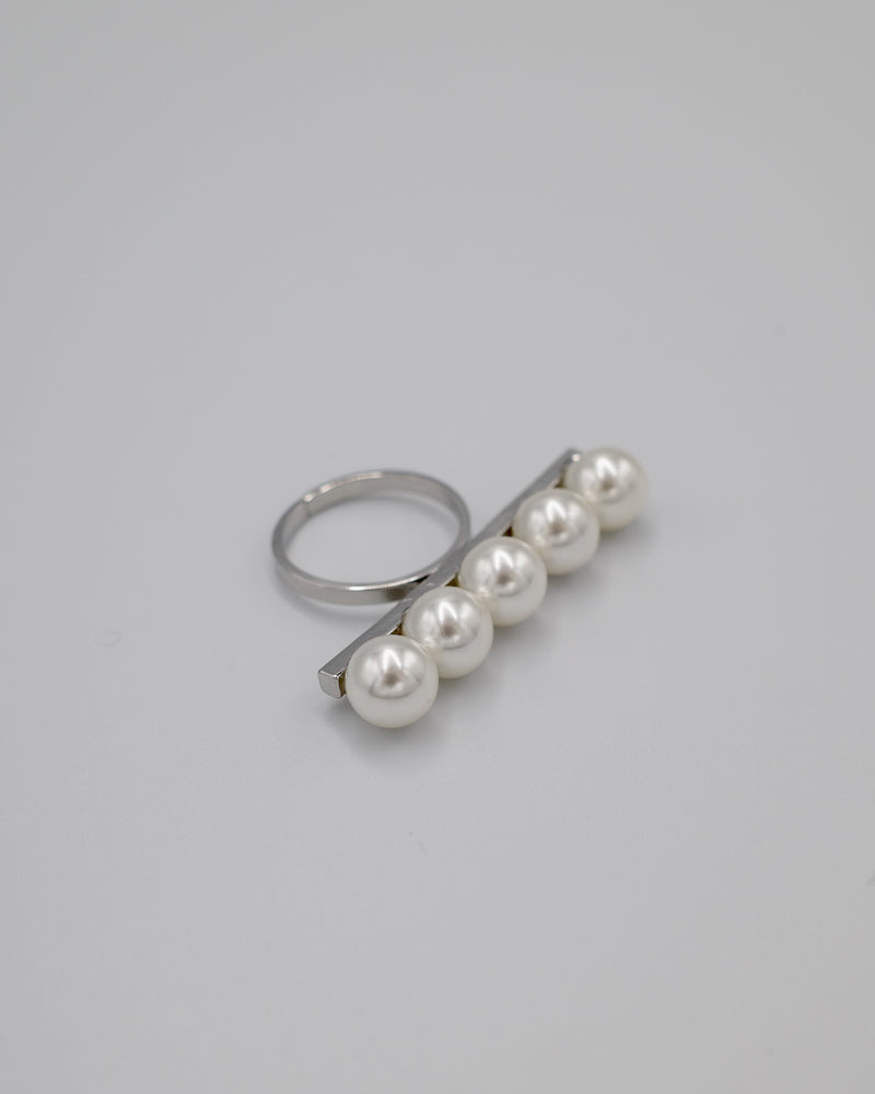 cinq pearl rod ring