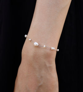 sprinkle pearl bracelet