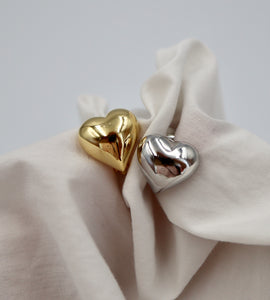 plump heart earring