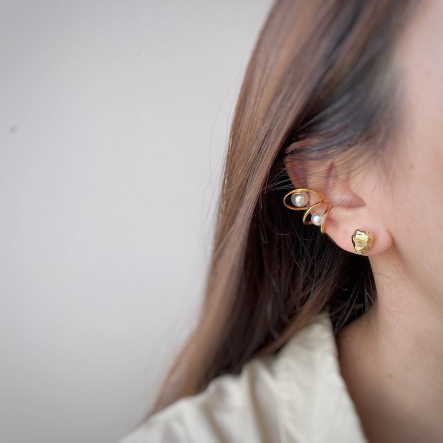 最終お値下!!Three Pearl Earcuff ゴールド♪ | www.scoutlier.com