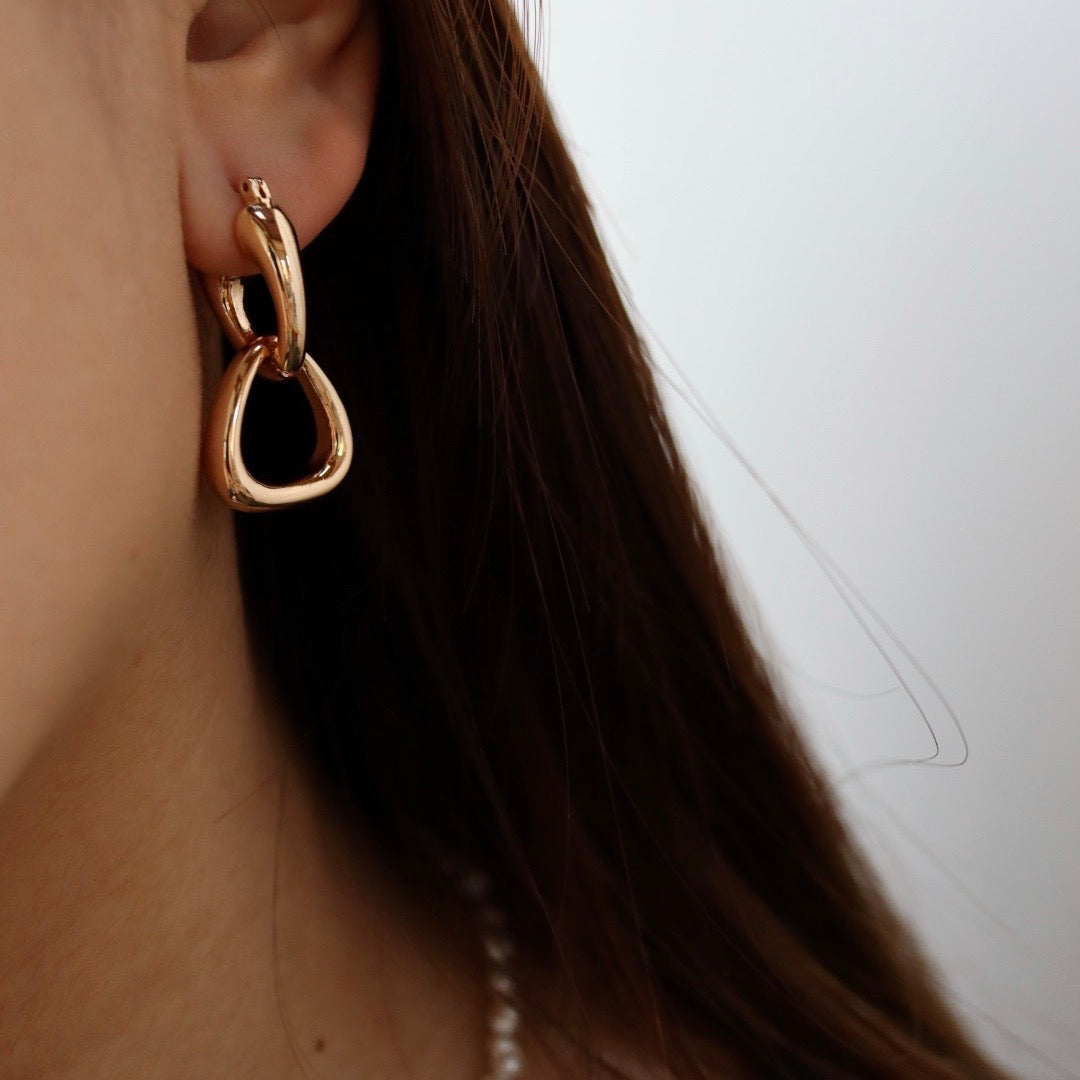 triangle hoop pierce -beller