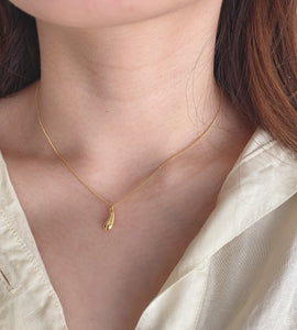 sleek drop necklace